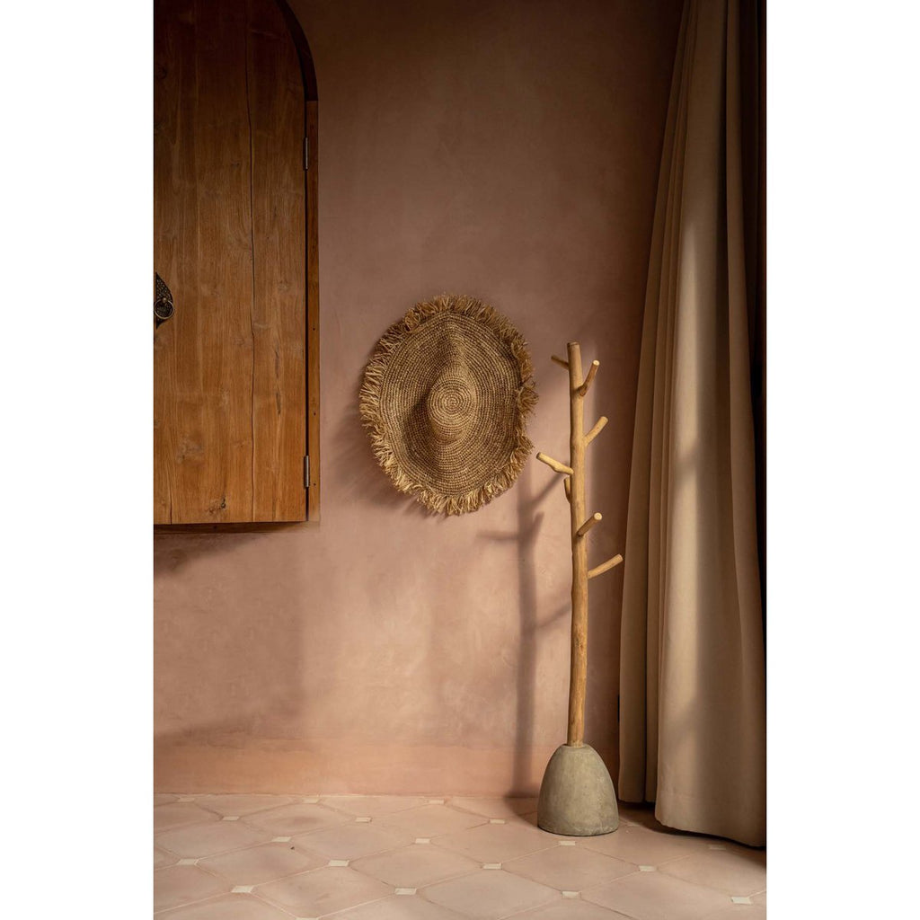 GAROBENSTÄNDER MIT BETONFUẞ