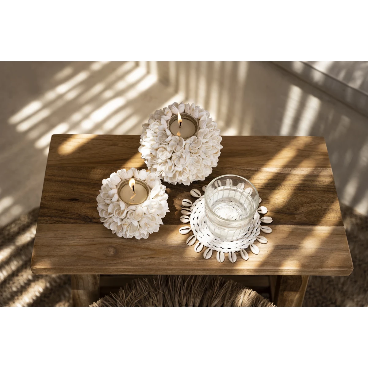 SEEGRAS UNTERSETZER MIT MUSCHELN (WEIß)