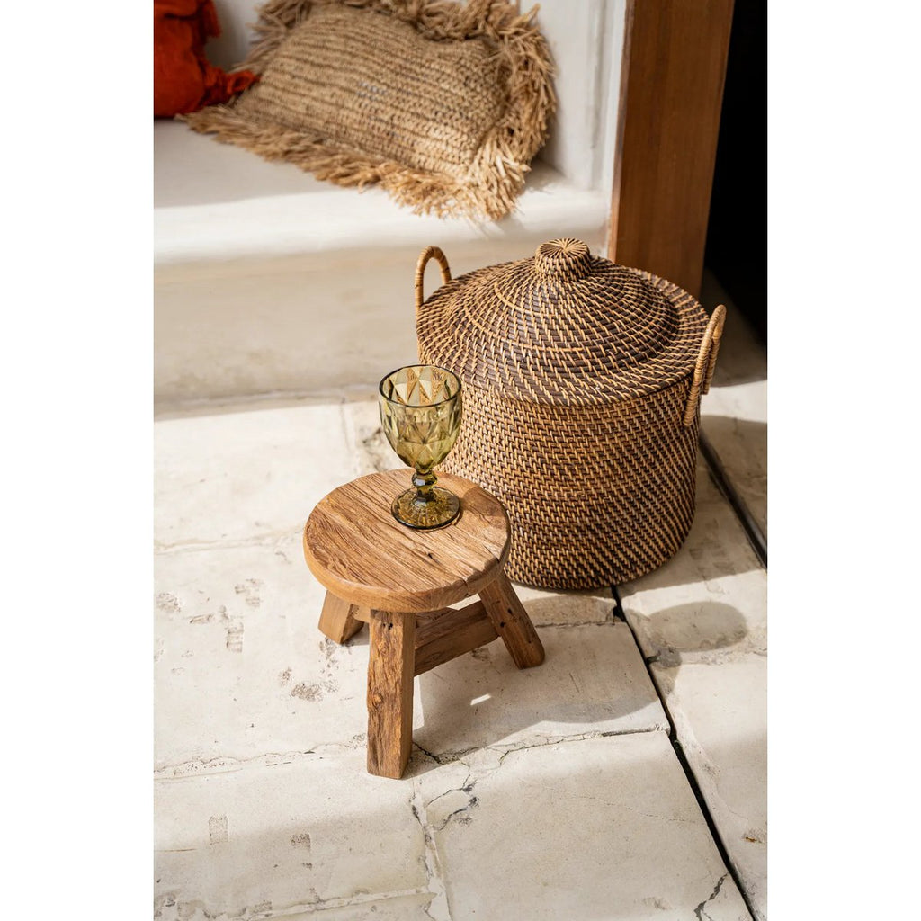 RATTANKORB MIT KOLONIALGRIFFEN