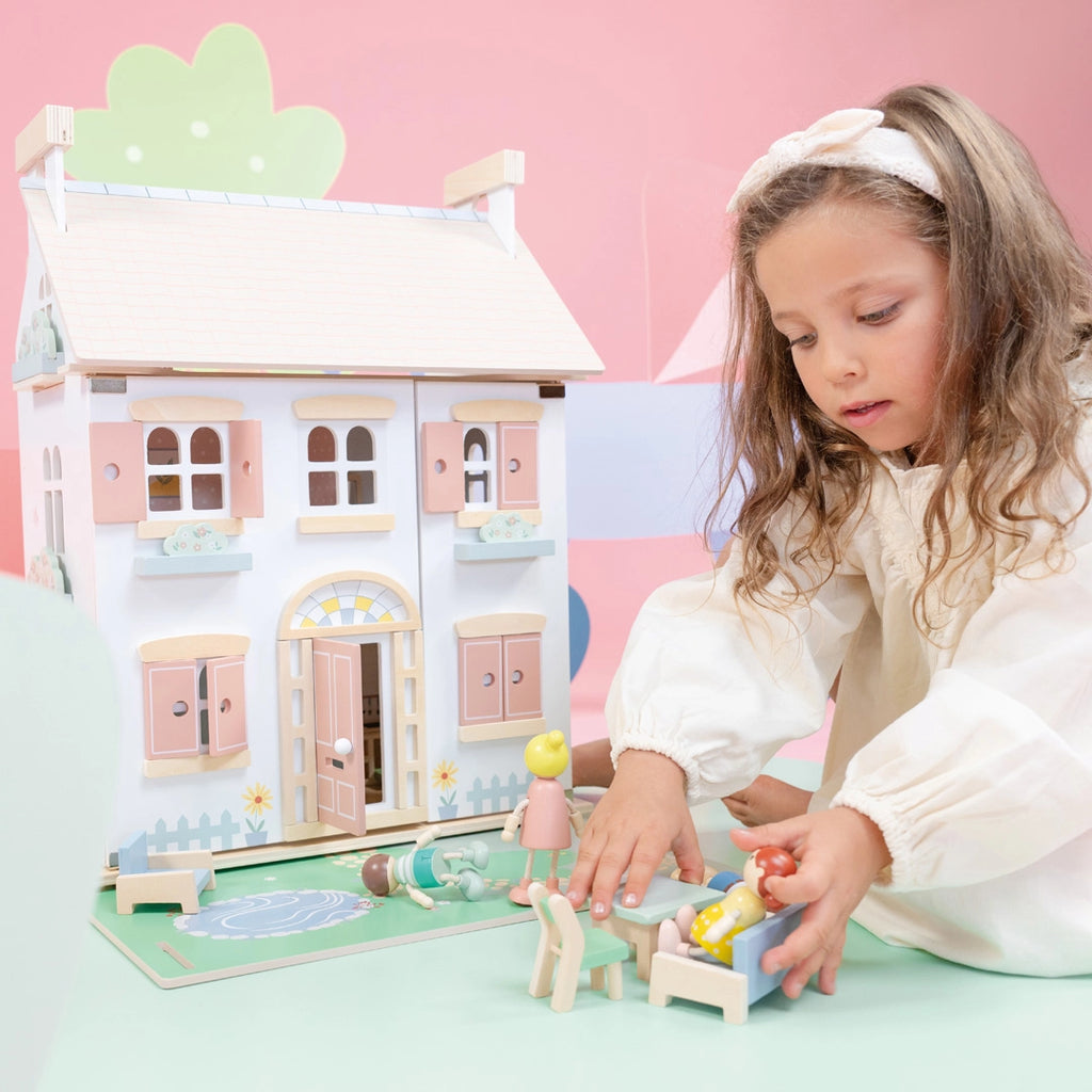 PUPPENHAUS AUS HOLZ - PASTELL MIT 20 MÖBELN