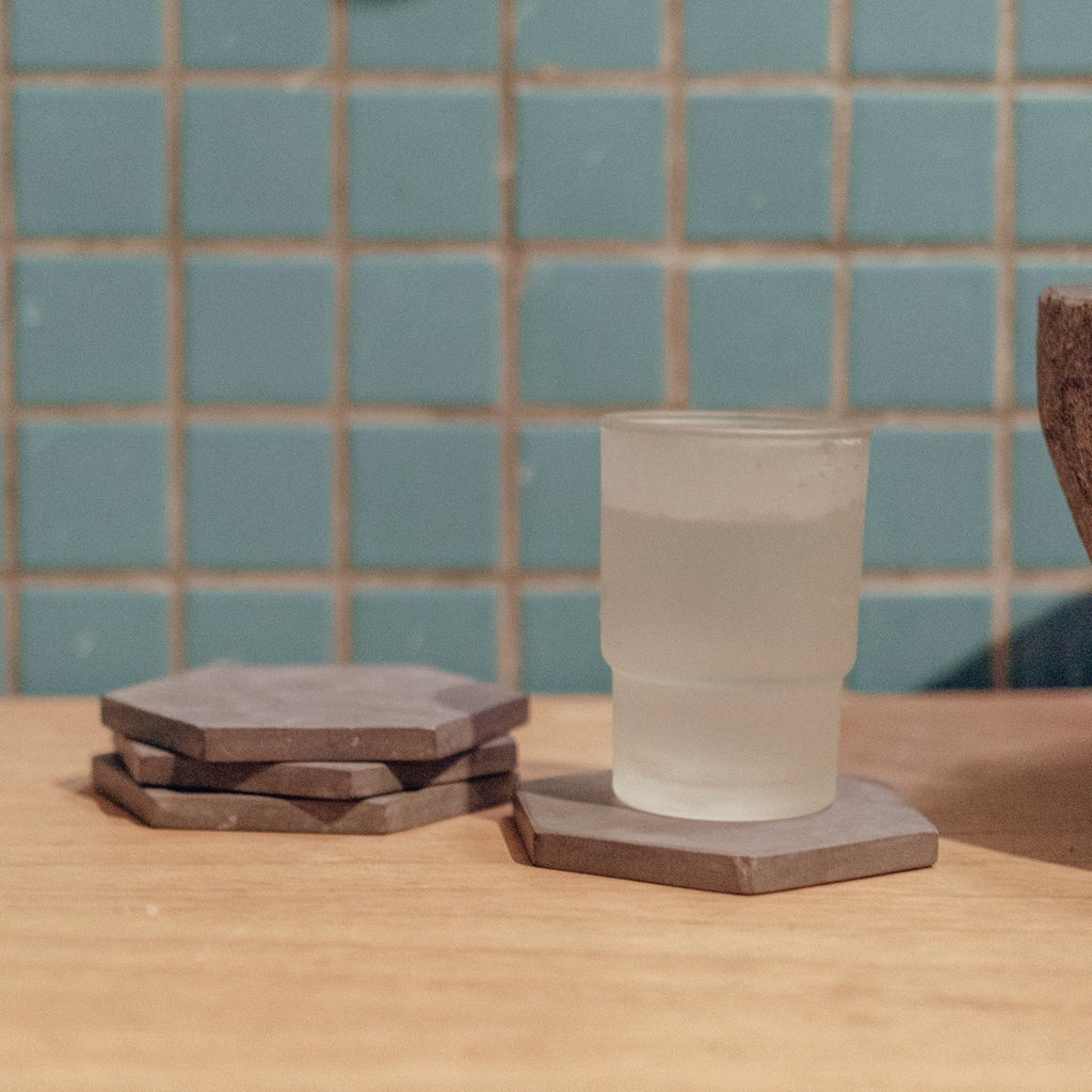 MARMOR UNTERSETZER HEXAGON (GRAU)