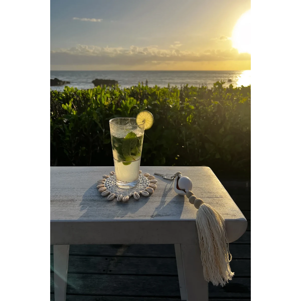 SEEGRAS UNTERSETZER MIT MUSCHELN (WEIß)