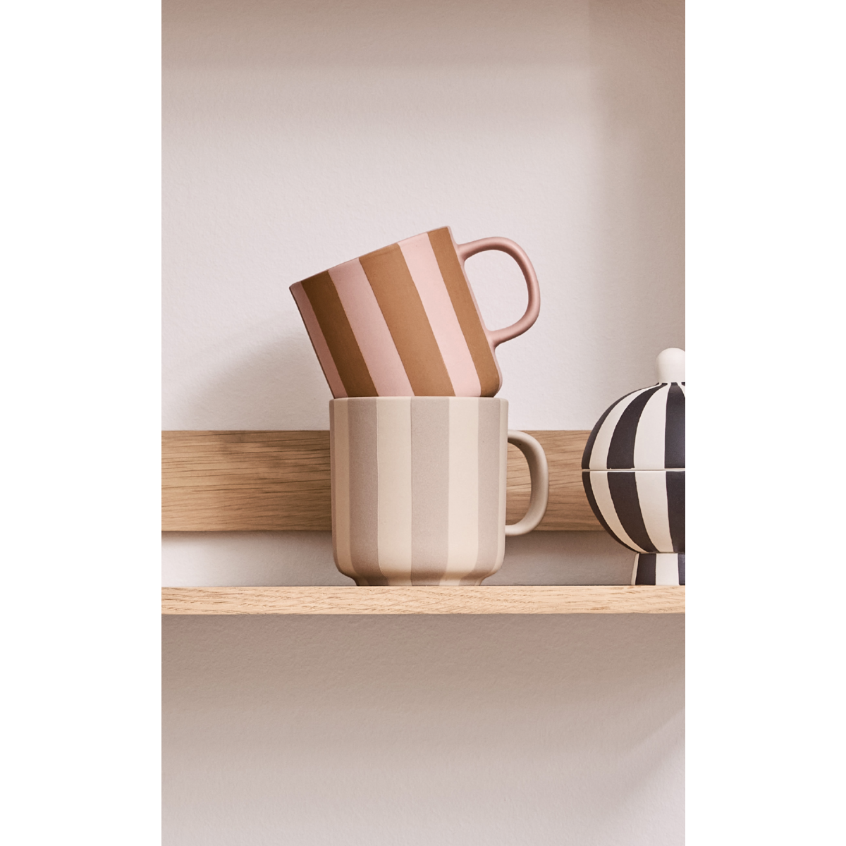 HANDBEMALTER TOPPU BECHER (ROSA/BRAUN GESTREIFT)