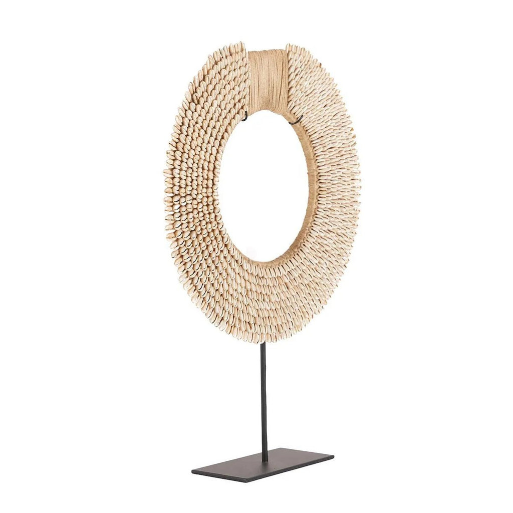 MUSCHELSKULPTUR KORSIKA AUF STANDFUß - 47cm