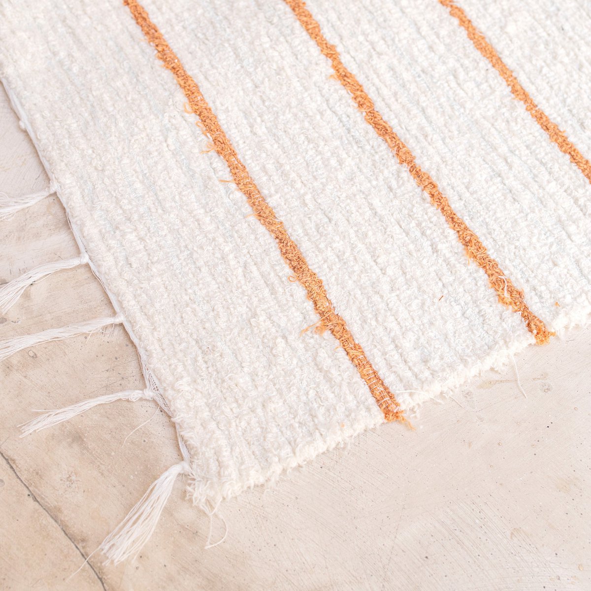 HANDGEWEBTER TEPPICH