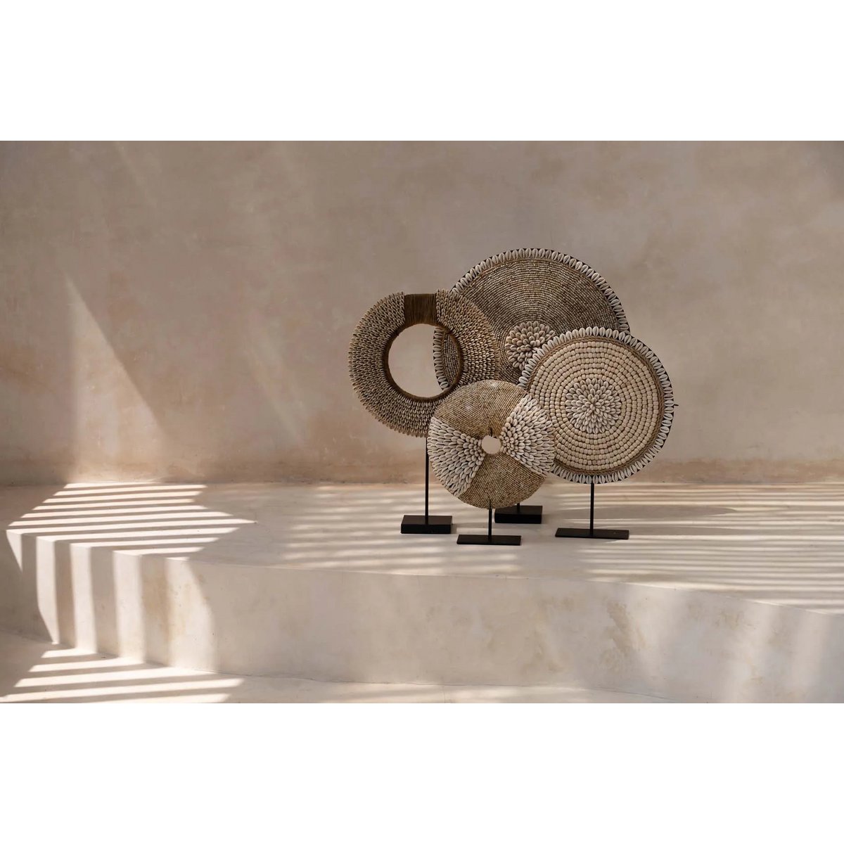 MUSCHELSKULPTUR RÉUNION AUF STANDFUß - 52cm