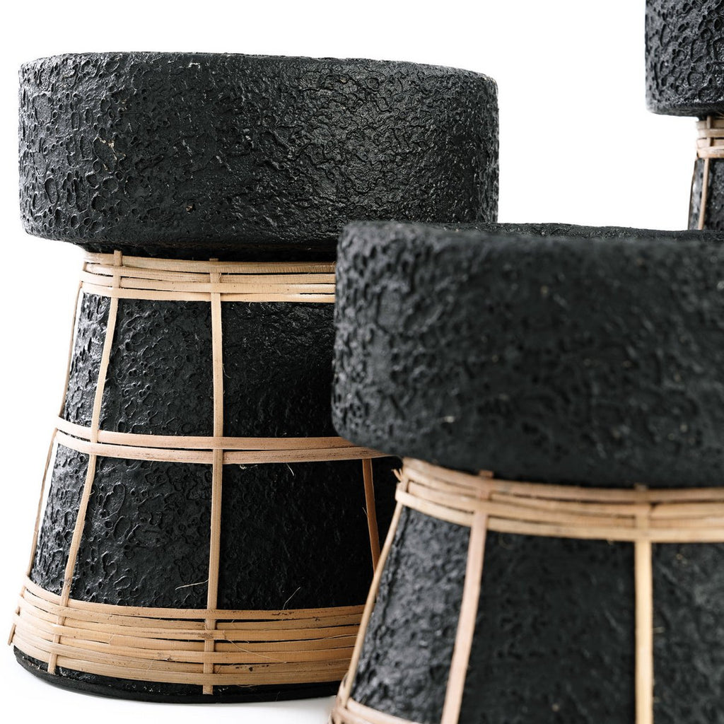 TERRAKOTTA KERZENHALTER MIT RATTANGITTER (SCHWARZ)