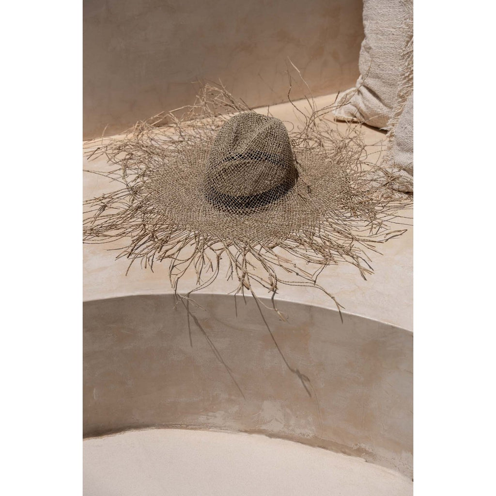 STRANDHUT AUS SEEGRAS